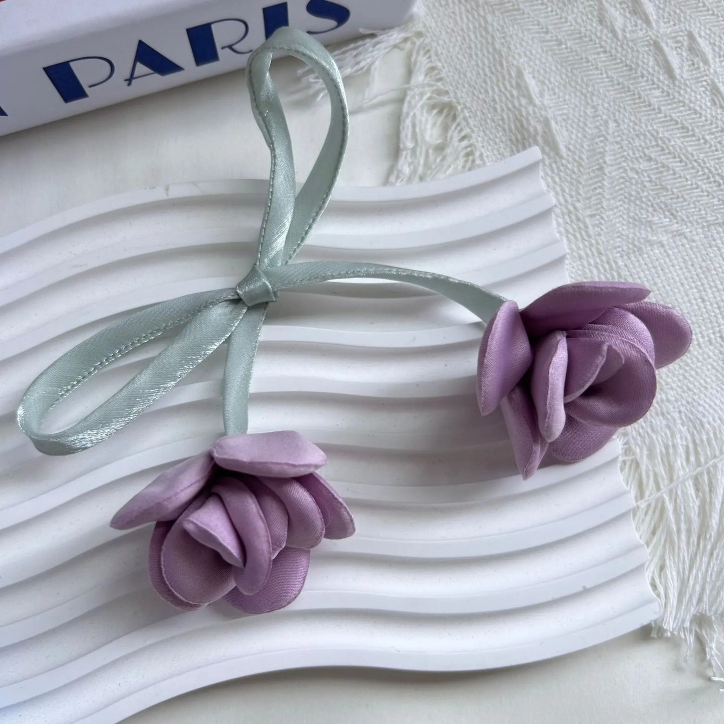 Sweet Tulip Bow Flowers Cake Decoration